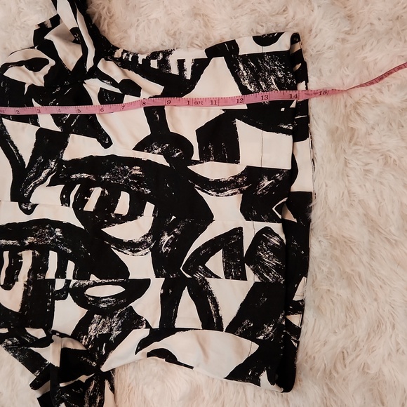 Airfield abstract print black and white cropped blazer size small - Picture 10 of 10